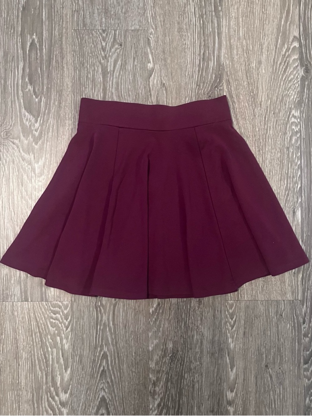 H&M Women's Pleated Skater Skirt in Plum